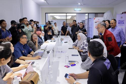 DATUK FAHMI FADZIL