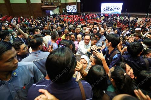 DATUK SERI ANWAR IBRAHIM