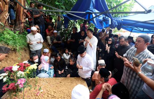 DATUK SERI BUNG MOKTAR RADIN MENINGGAL DUNIA