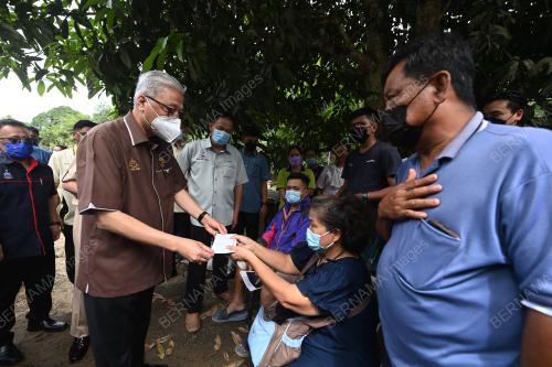 DATUK SERI ISMAIL SABRI YAAKOB