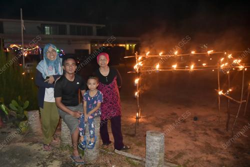 PELITA MENJELANG AIDILFITRI