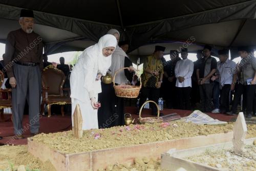 TUN JUHAR MAHIRUDDIN