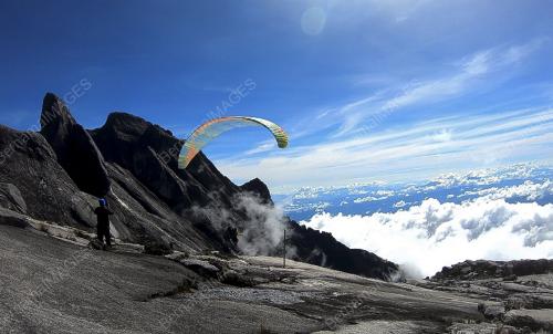 SB14_16112017_PARAGLIDING_KINABALU
