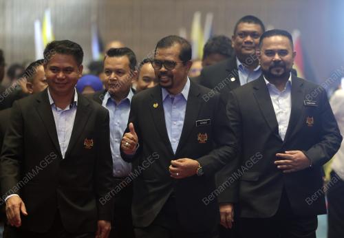 DATUK ADNAN MAT