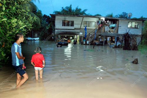 SB14_22042013_BANJIR