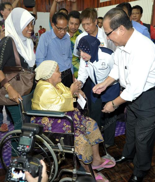 SB14_25042013_BANTUAN_BN