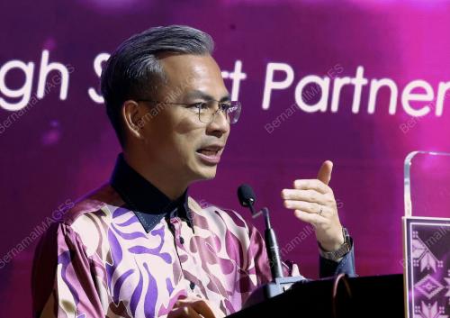 FAHMI FADZIL