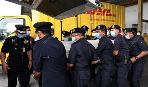JENAZAH POLIS TIBA DI SABAH
