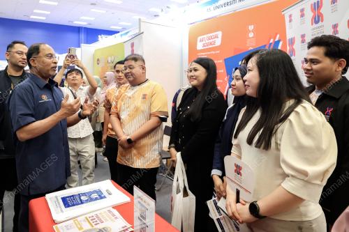 DATUK SERI DIRAJA DR ZAMBRY ABDUL KADIR
