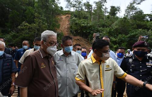 DATUK SERI ISMAIL SABRI YAAKOB