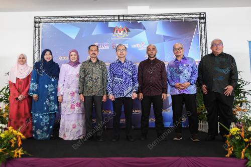 DATUK FAHMI FADZIL