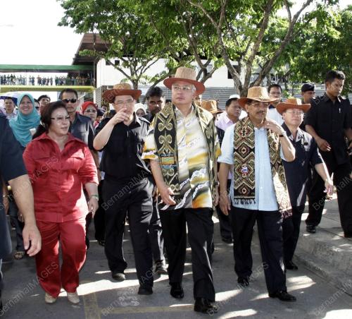 MOHD NAJIB TUN ABDUL RAZAK