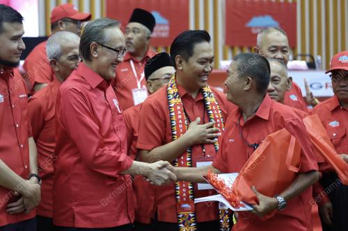 DATUK SERI MASIDI MANJUN