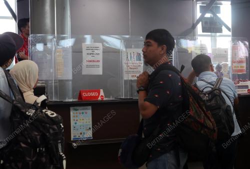 PENERBANGAN LAPANGAN TERBANG KKIA BATAL