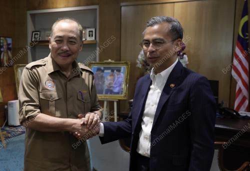 FAHMI FADZIL