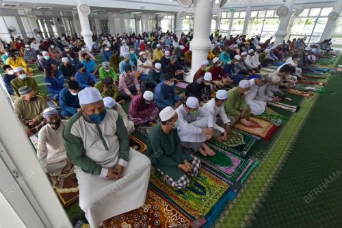SOLAT JUMAAT FASA PERALIHAN ENDEMIK