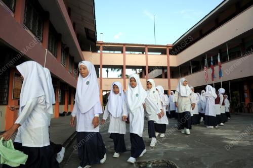 SB19_11032013_SEKOLAH