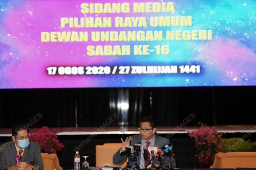 DR AZMI SHAROM