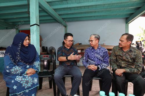 DATUK FAHMI FADZIL