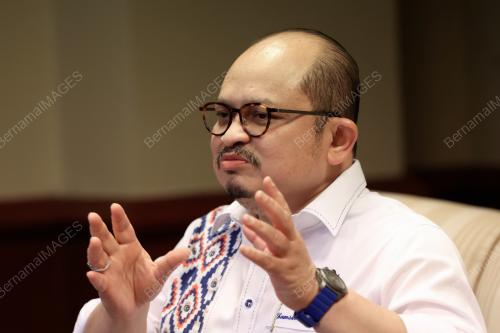 DATUK SERI SHAMSUL ISKANDAR MOHD AKIN