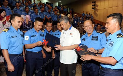SB21_14102012_ZAHID_HAMIDI