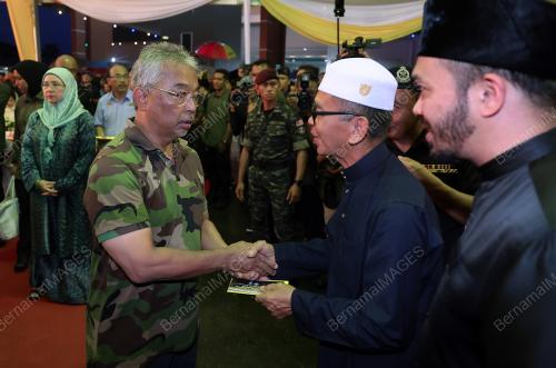 AL-SULTAN ABDULLAH RI'AYATUDDIN AL-MUSTAFA BILLAH SHAH