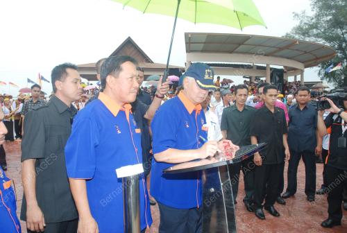 DATUK SERI NAJIB TUN RAZAK