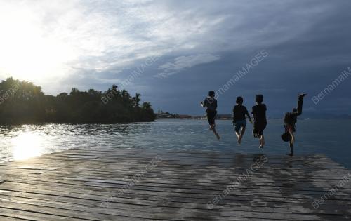 AKTIVITI MANDI LAUT