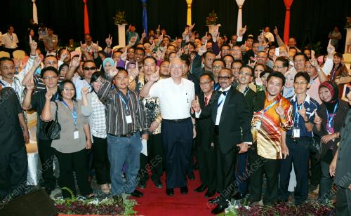 DATUK SERI MOHD NAJIB TUN ABDUL RAZAK