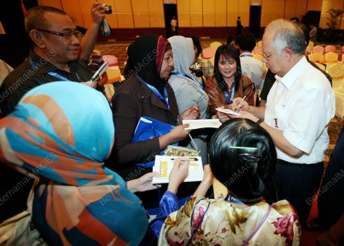 DATUK SERI MOHD NAJIB TUN ABDUL RAZAK