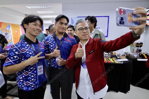 DATUK FAHMI FADZIL