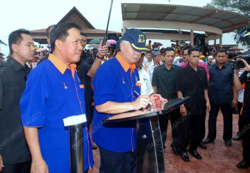 DATUK SERI NAJIB TUN RAZAK
