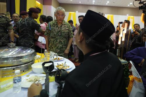 AL-SULTAN ABDULLAH RI'AYATUDDIN AL-MUSTAFA BILLAH SHAH