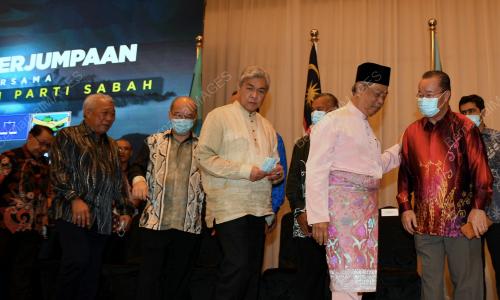 TAN SRI MUHYIDDIN YASSIN