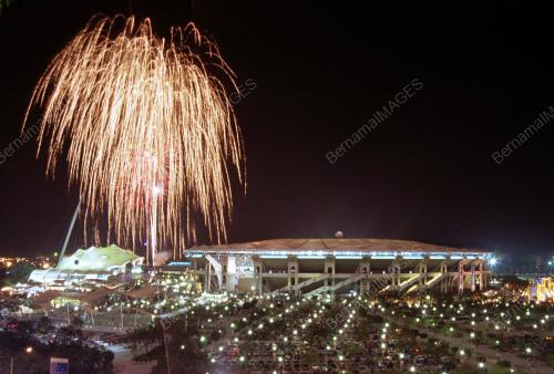 SEA00-08_09_2001_FIREWORKSA_02022016