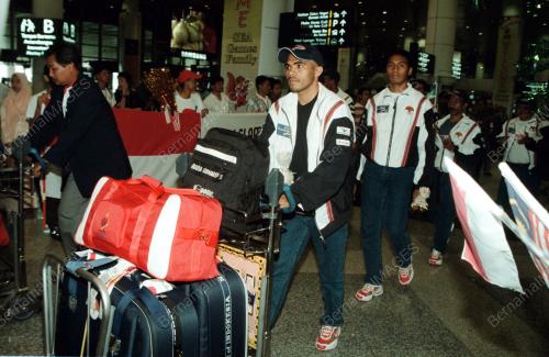 SEA03-06_09_2001_INDONESIA_02022016