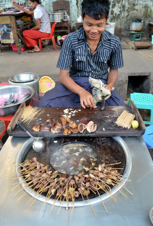 SEA05_10122013_YANGON