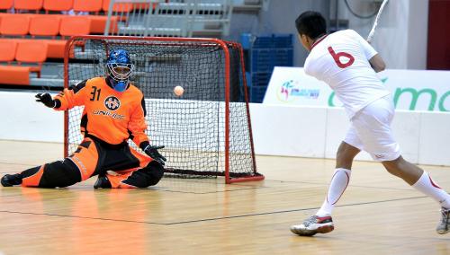 SEA08_05122013_FLOOR_BALL