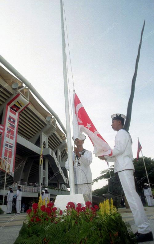 SEA11-07_09_2001S_PORE_FLAG_02022016