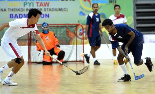 SEA11_05122013_FLOOR_BALL