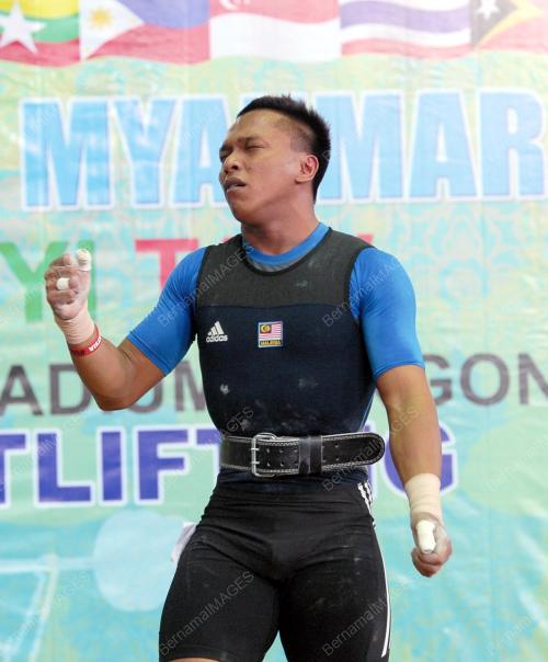 SEA15_14122013_ANGKAT_BERAT