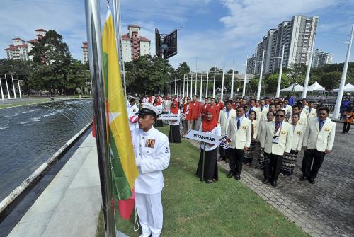SEA18_16082017_FLAG_RAISING