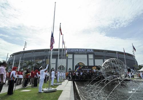 SEA21_16082017_FLAG_RAISING