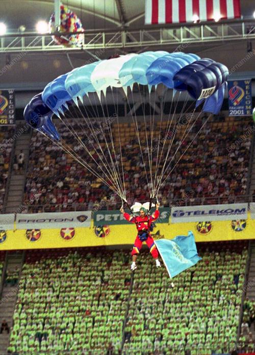 SEA25-08_09_2001_PARACHUTE_02022016