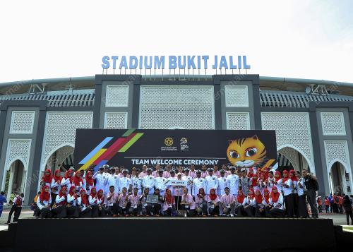 SEA28_16082017_FLAG_RAISING