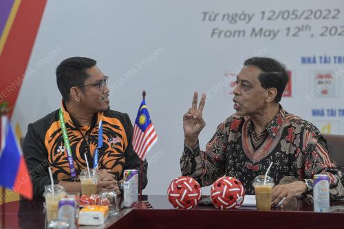 DATUK SERI AHMAD FAIZAL AZUMU