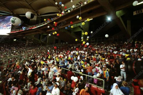 SEA33-08_09_2001_BALLONS_02022016