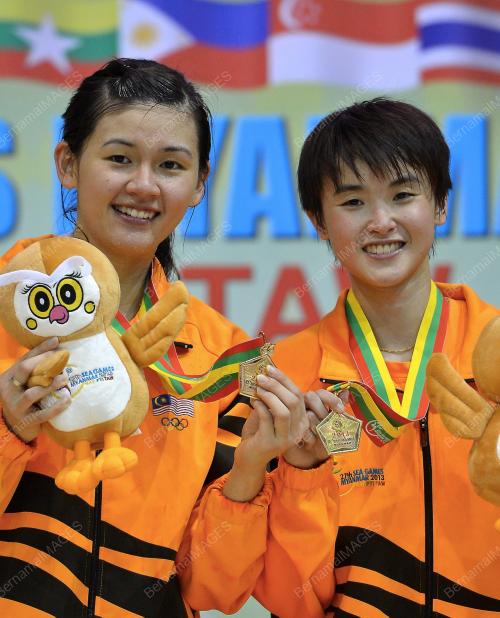 SEA35_14122013_BADMINTON