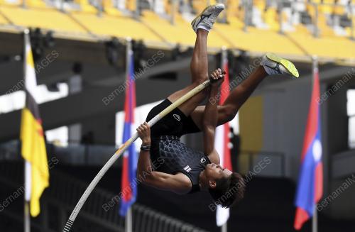 SEA88_24082017_POLE_VAULT
