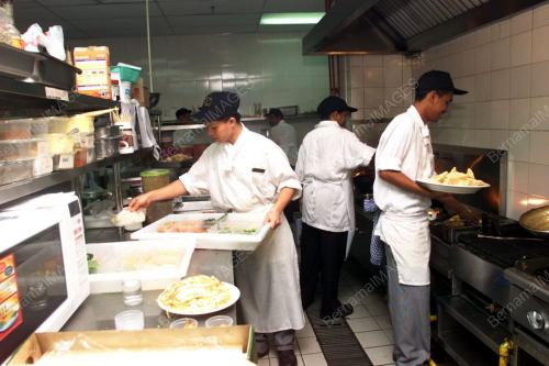 SEA_PG_01-06_09_2001_COOKS_02022016